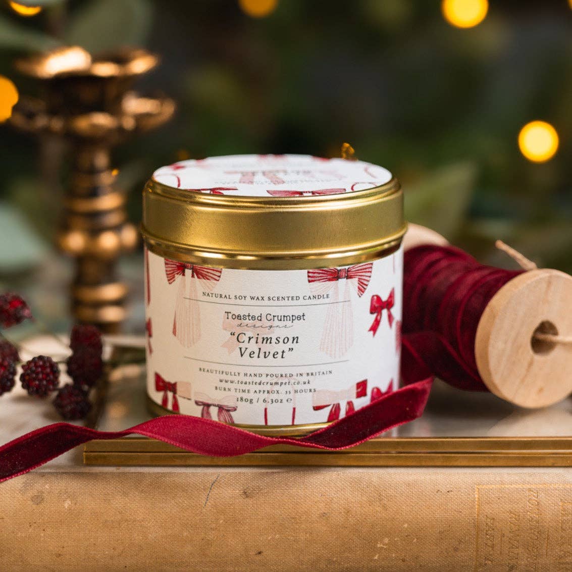Crimson Velvet Candle in a Matt Gold Tin (Bows & Berries)